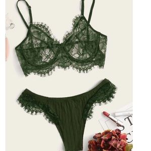Green lingerie set